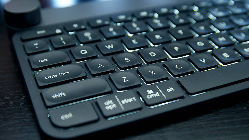 The dual labeling on the keys should make switching between Mac and PC commands super easy.